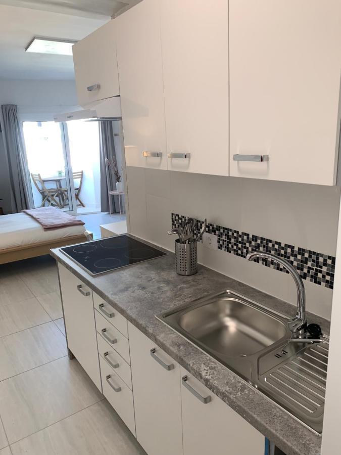 Estudio La Gavota, a 2 minutos de la playa Apartamento Los Cristianos  Exterior foto